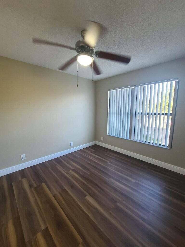 Apartment for rent at 1517 Lake Crystal Dr #1517E, West Palm Beach, FL 33411