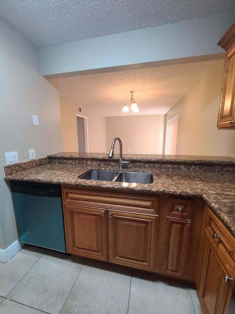 Apartment for rent at 1517 Lake Crystal Dr #1517E, West Palm Beach, FL 33411