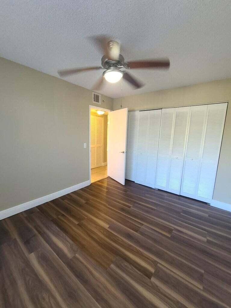 Apartment for rent at 1517 Lake Crystal Dr #1517E, West Palm Beach, FL 33411