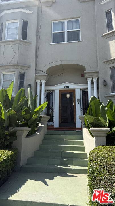Apartment for rent at 821 S Wilton Place #107, Los Angeles, CA 90005