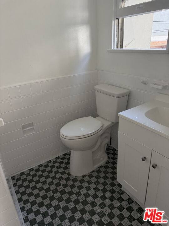 Apartment for rent at 821 S Wilton Place #107, Los Angeles, CA 90005