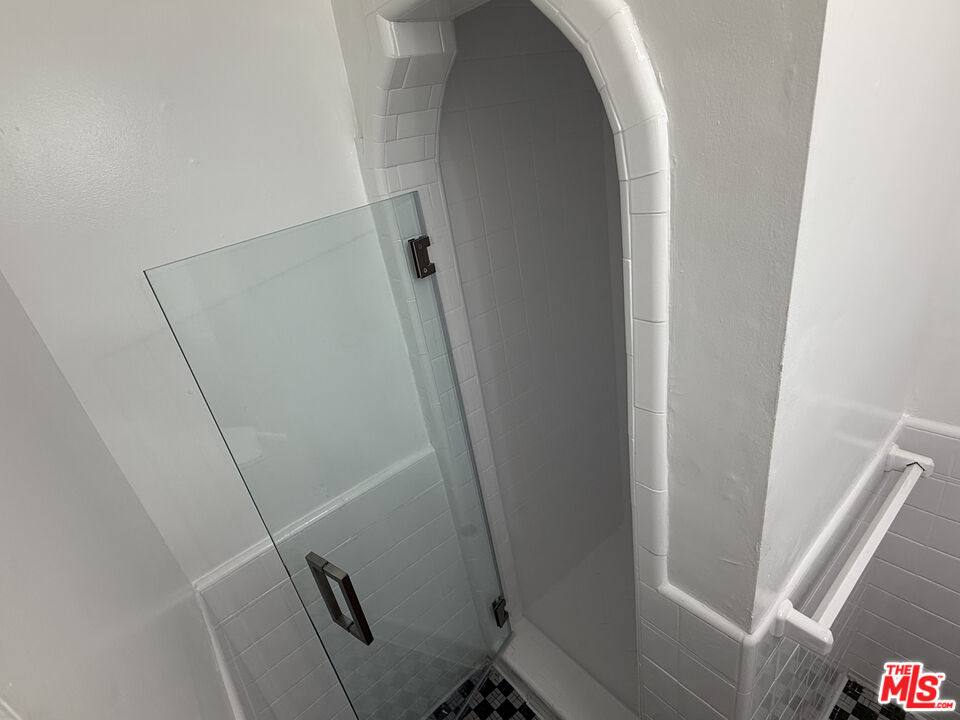 Apartment for rent at 821 S Wilton Place #107, Los Angeles, CA 90005