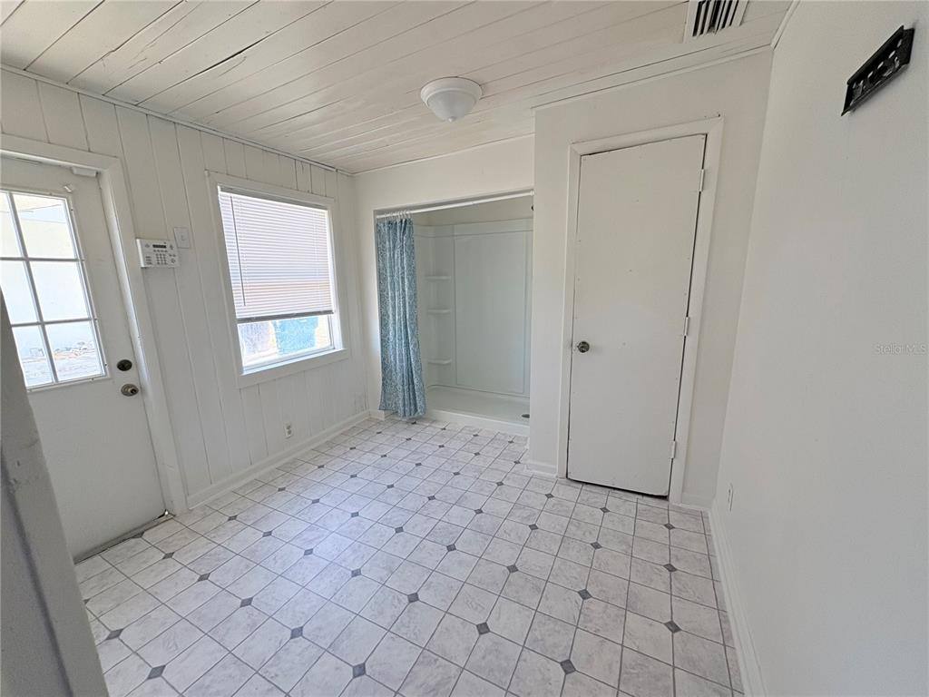 Apartment for rent at 2320 Crest Dr, Haines City, FL 33844
