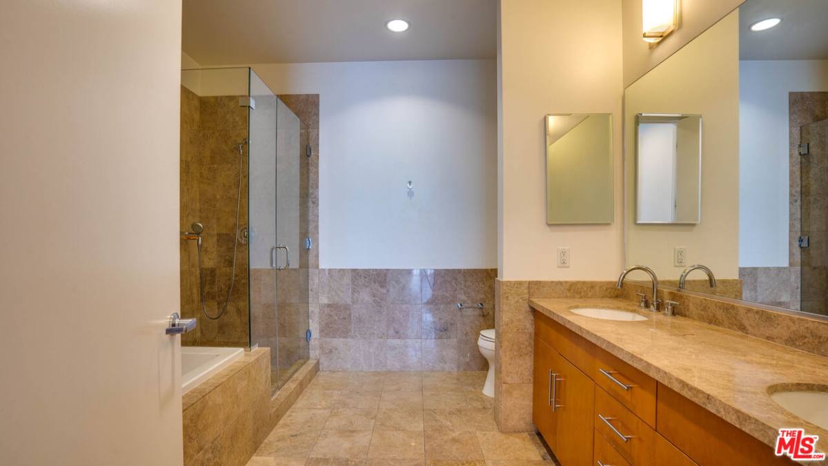 Apartment for rent at 3223 W 6th St #207, Los Angeles, CA 90020