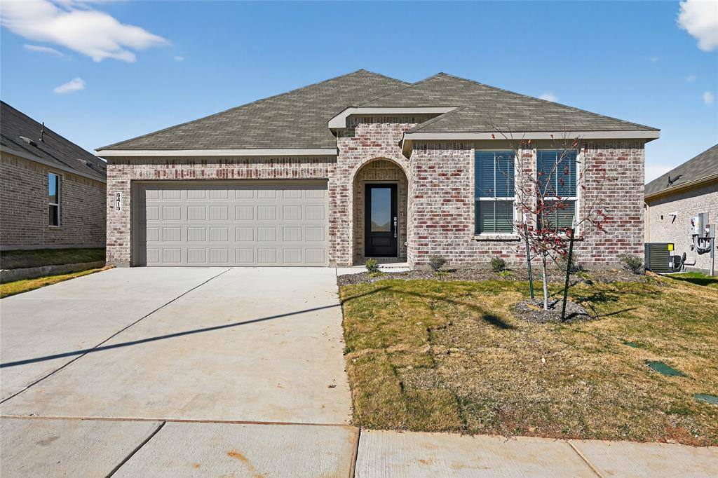 Apartment for rent at 9413 Suttonridge Dr, Fort Worth, TX 76179