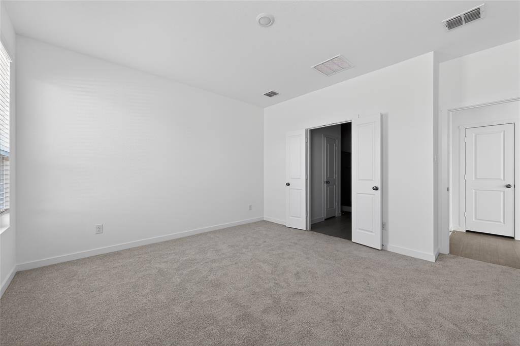 Apartment for rent at 9413 Suttonridge Dr, Fort Worth, TX 76179