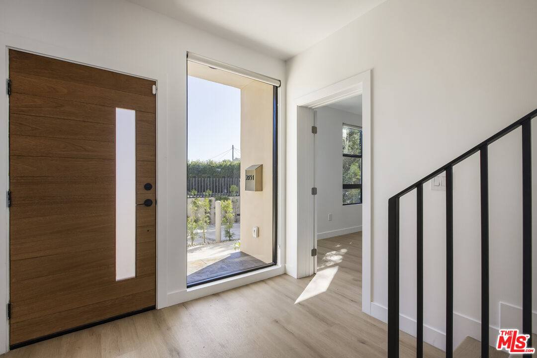 Townhouse for rent at 2651 1 2 Vineyard Ave, Los Angeles, CA 90016