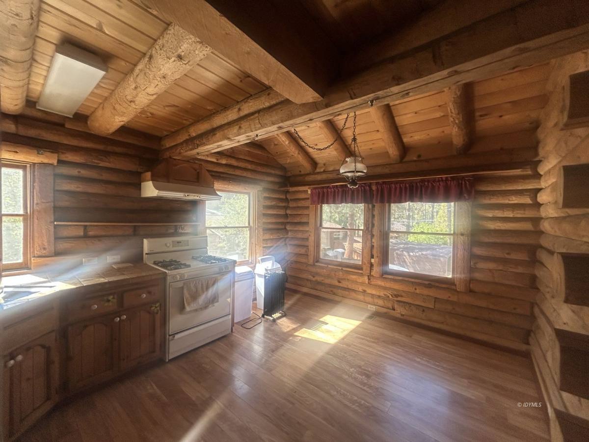 Apartment for rent at 53645 Country Club Dr, Idyllwild, CA 92549