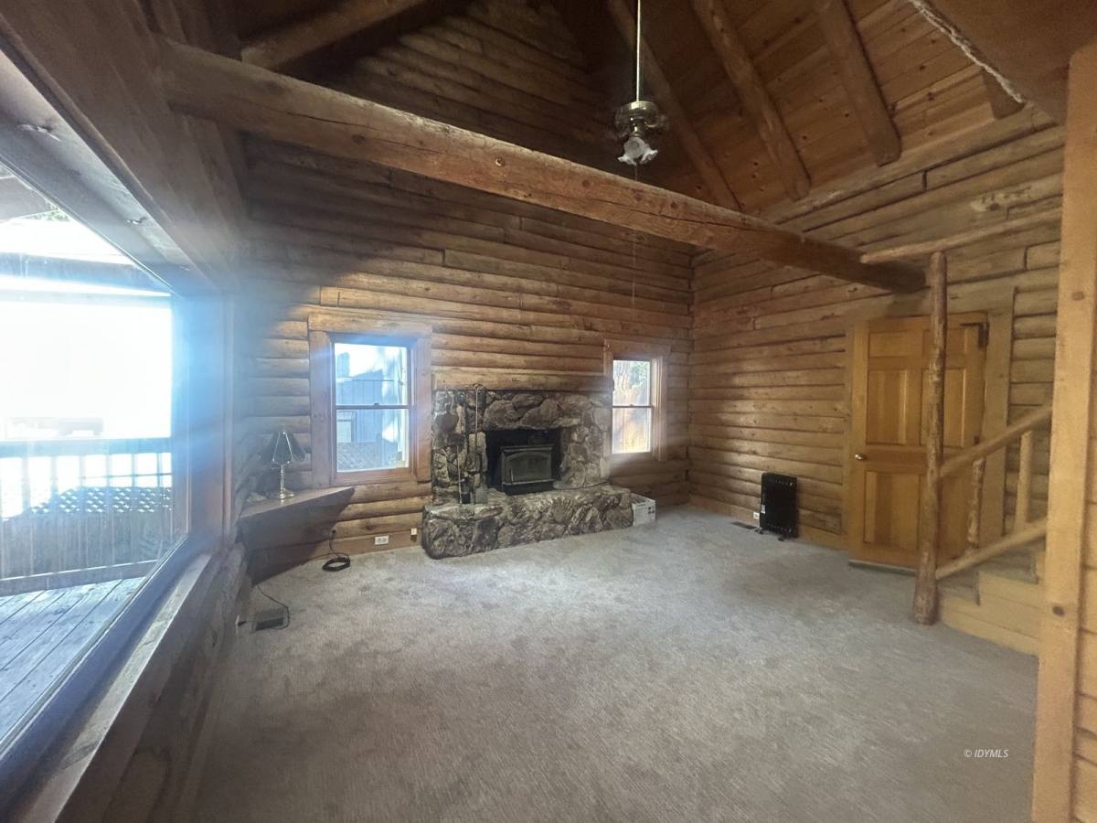 Apartment for rent at 53645 Country Club Dr, Idyllwild, CA 92549