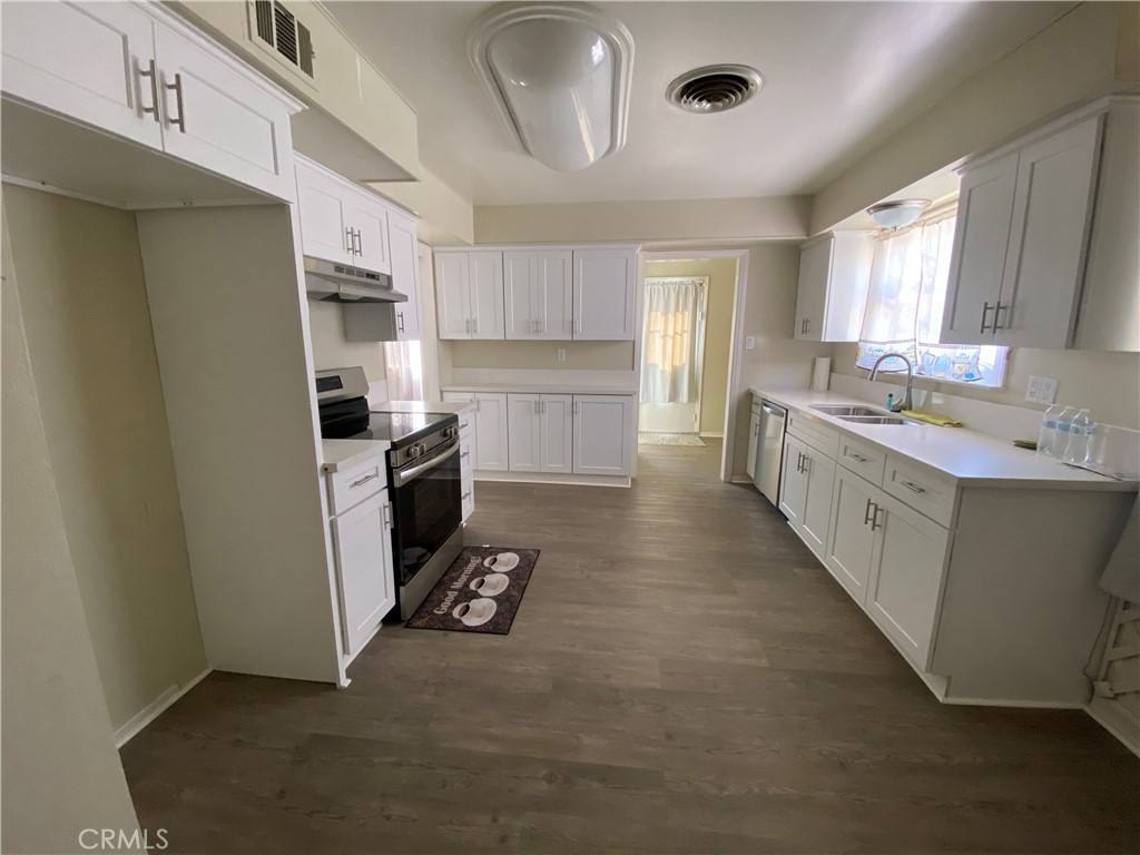 Apartment for rent at 44446 Loneoak Ave, Lancaster, CA 93534