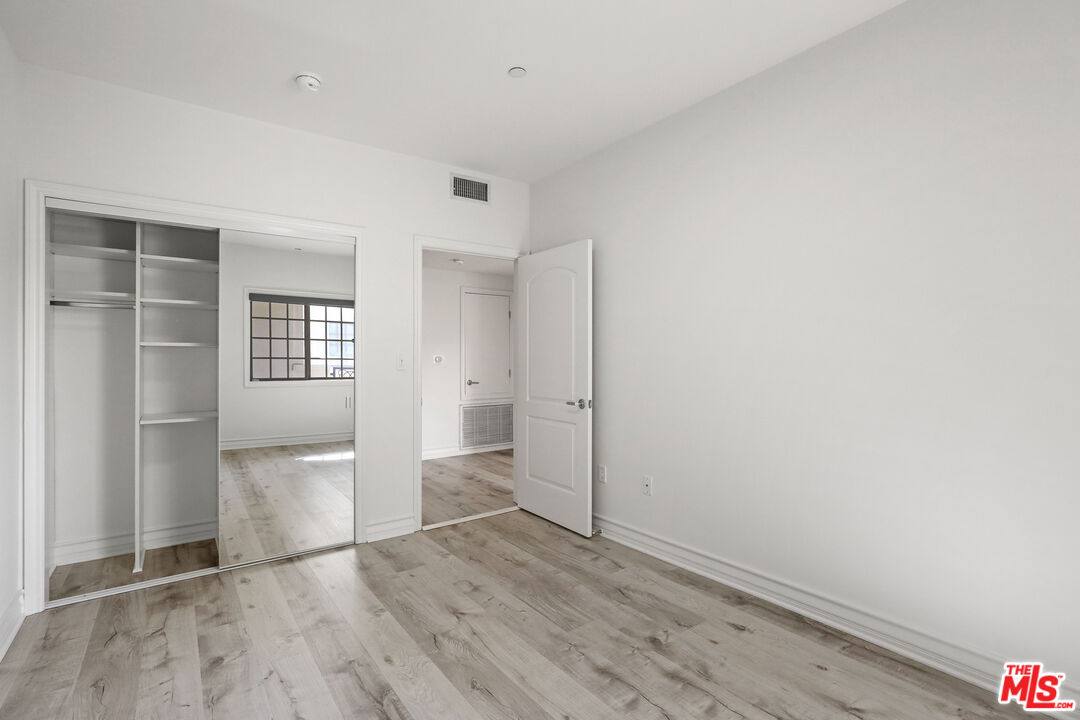 Apartment for rent at 107 S Sweetzer Ave #304, Los Angeles, CA 90048