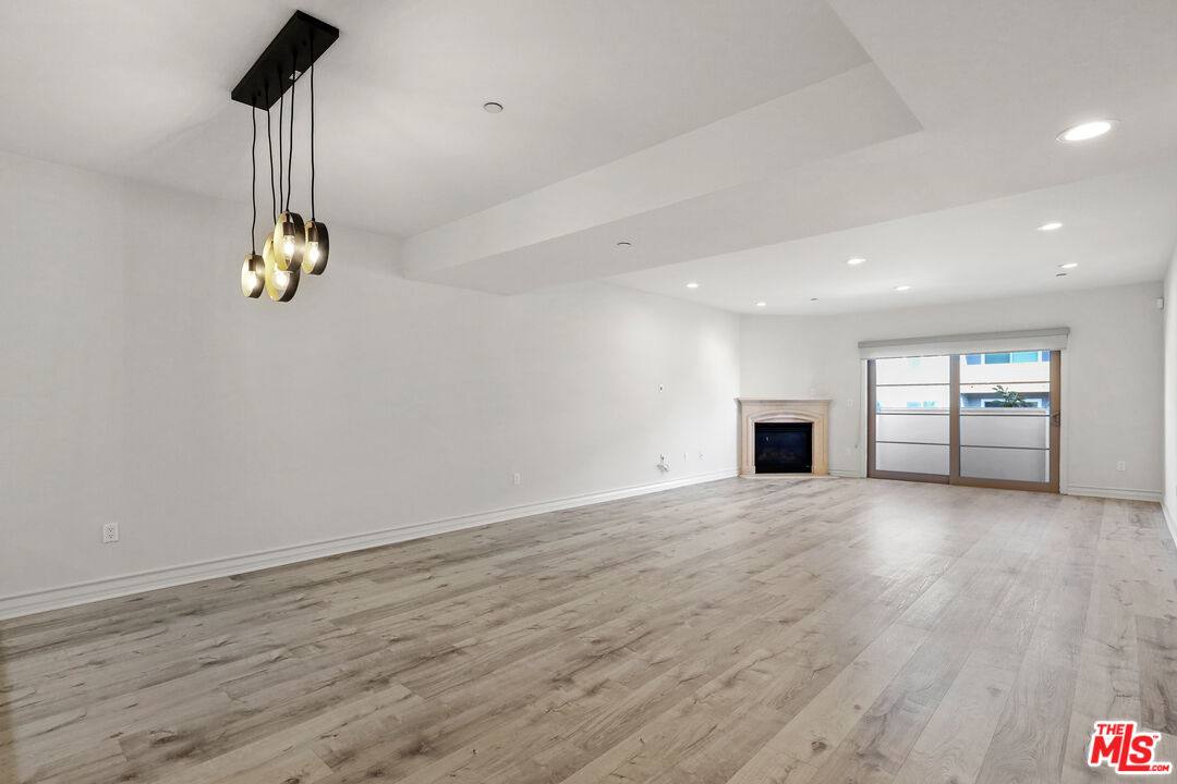 Apartment for rent at 107 S Sweetzer Ave #304, Los Angeles, CA 90048