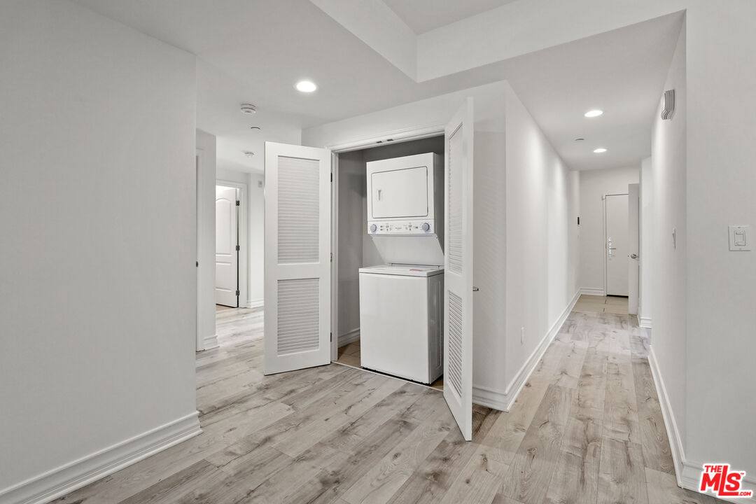 Apartment for rent at 107 S Sweetzer Ave #304, Los Angeles, CA 90048
