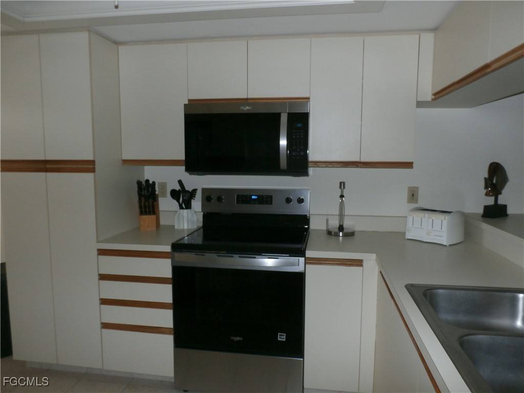 Apartment for rent at 16500 Kelly Cove Dr #2880, Fort Myers, FL 33908