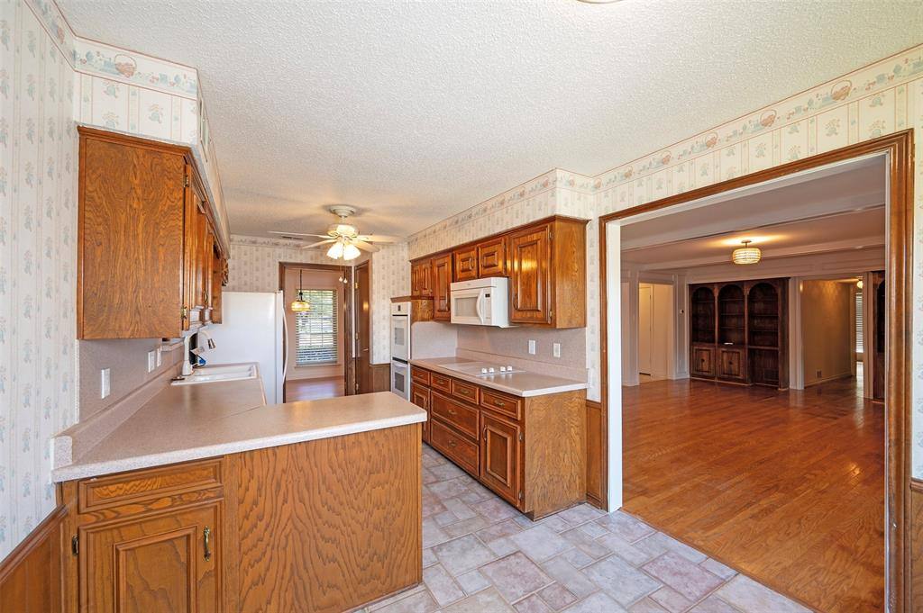 Apartment for rent at 2944 Knollwood Dr, Plano, TX 75075