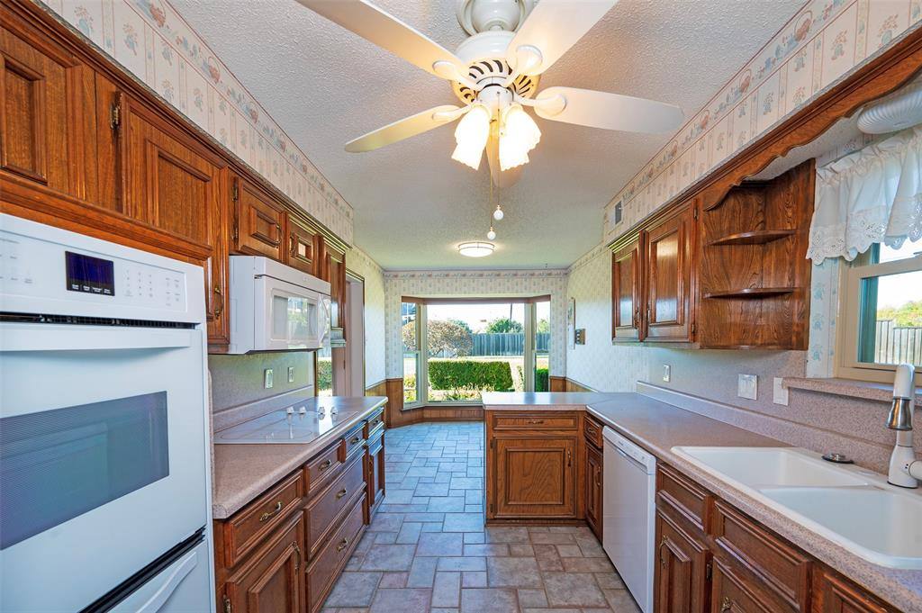 Apartment for rent at 2944 Knollwood Dr, Plano, TX 75075