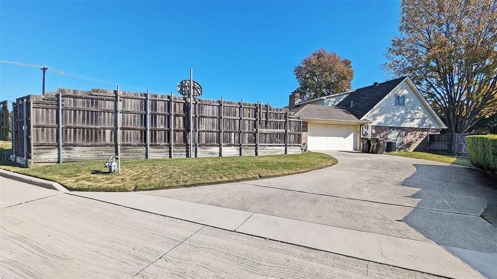 Apartment for rent at 2944 Knollwood Dr, Plano, TX 75075