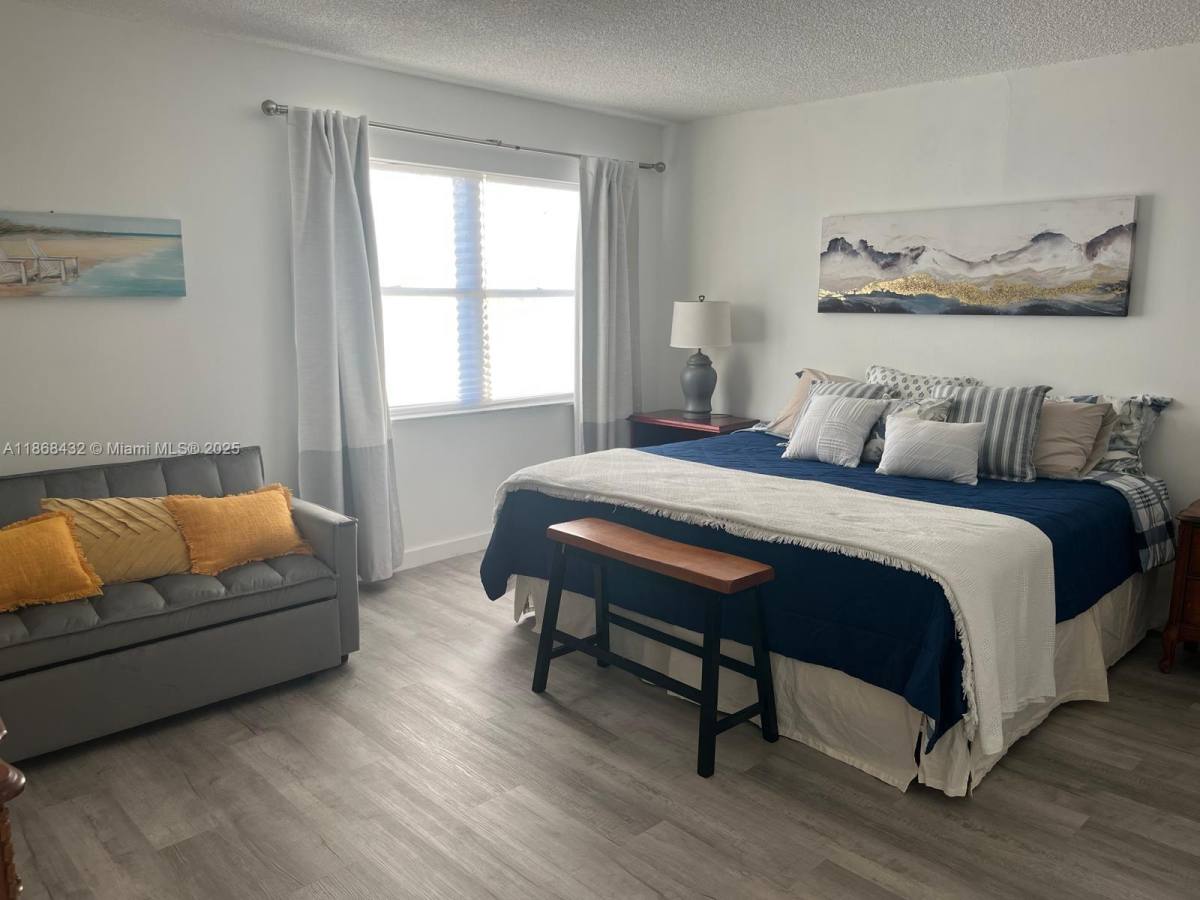 Apartment for rent at 401 Golden Isles Dr #916, Hallandale, FL 33009