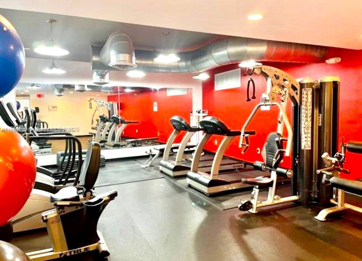 Apartment for rent at 401 Golden Isles Dr #916, Hallandale, FL 33009