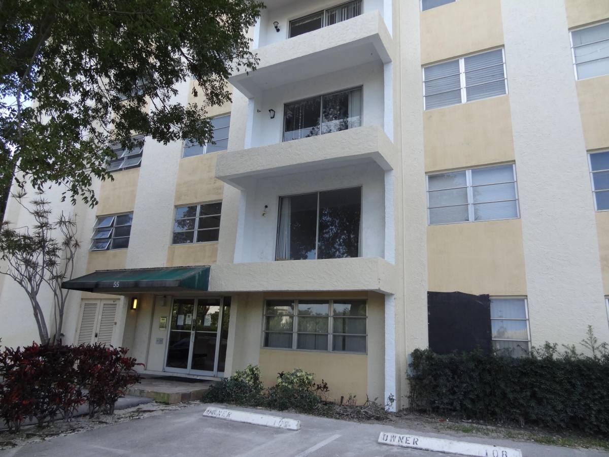 Apartment for rent at 55 SW 2nd Ave #2090, Boca Raton, FL 33432