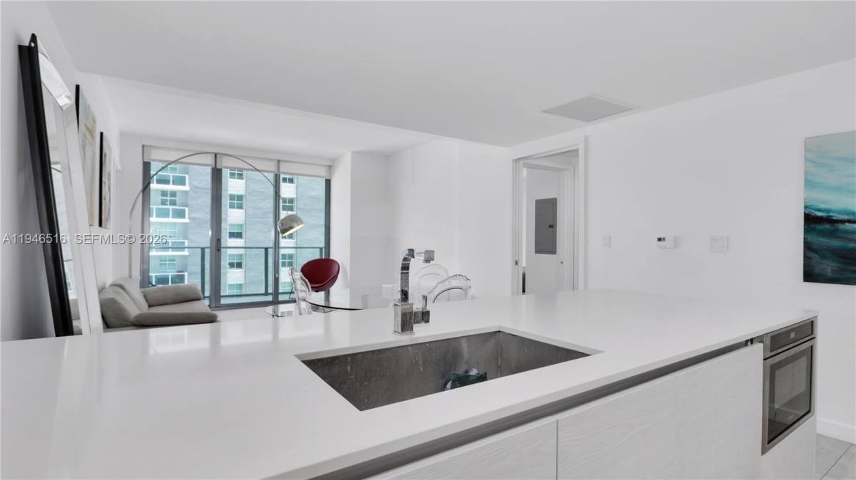 Apartment for rent at 1300 S Miami Ave #1711, Miami, FL 33130