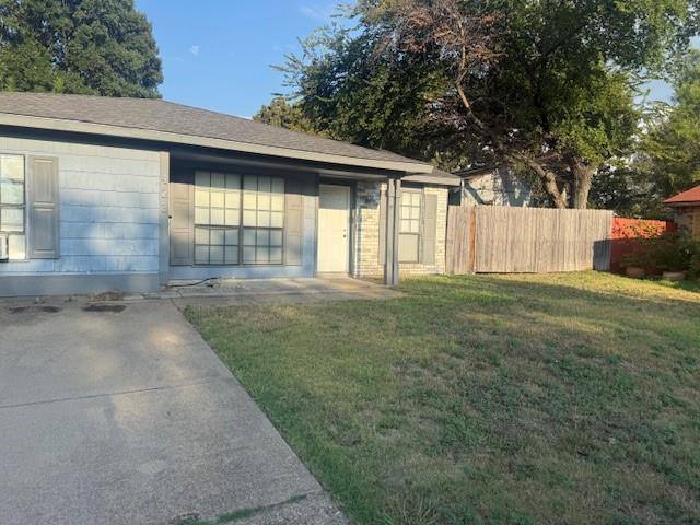 Apartment for rent at 423 Vincent St #423, Cedar Hill, TX 75104
