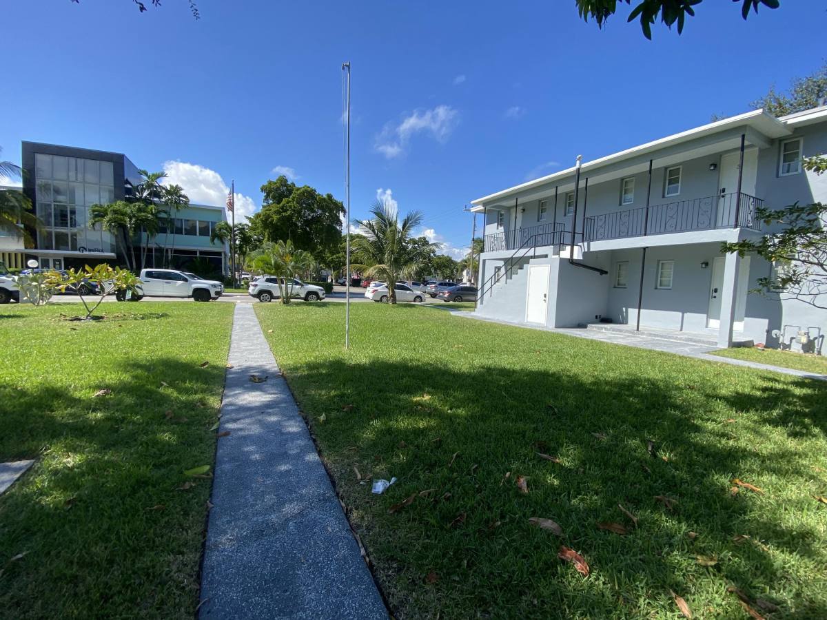 Apartment for rent at 115 Lucerne Ave #115-1, Lake Worth Beach, FL 33460
