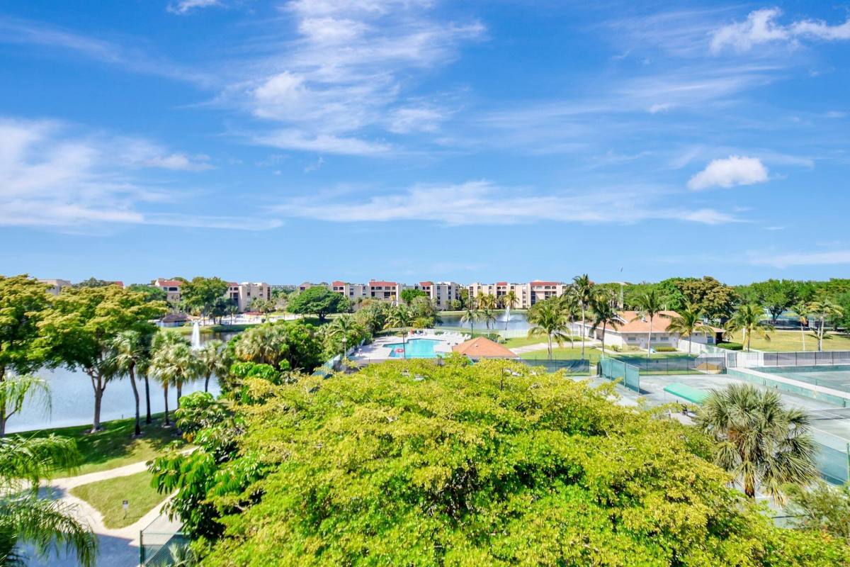 Townhouse for rent at 755 Dotterel Rd #1512, Delray Beach, FL 33444