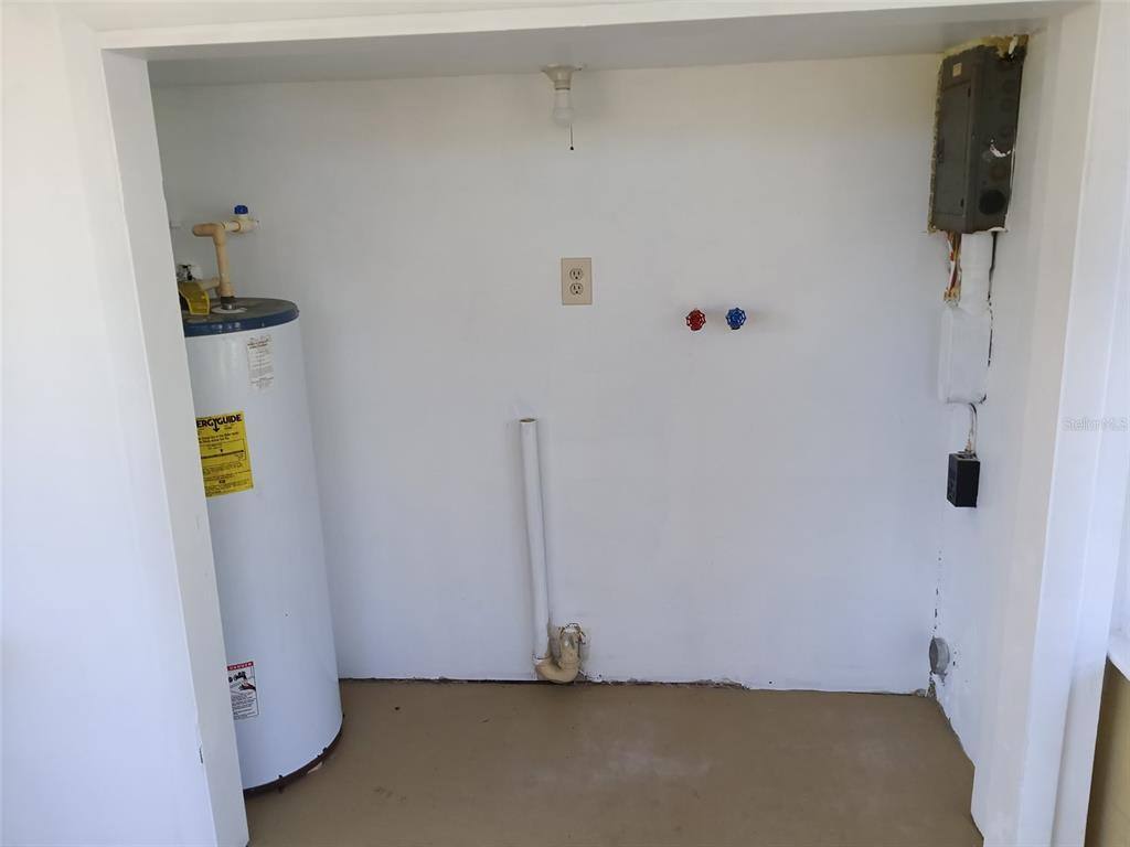 Apartment for rent at 10611 Dixon Dr, Seminole, FL 33772