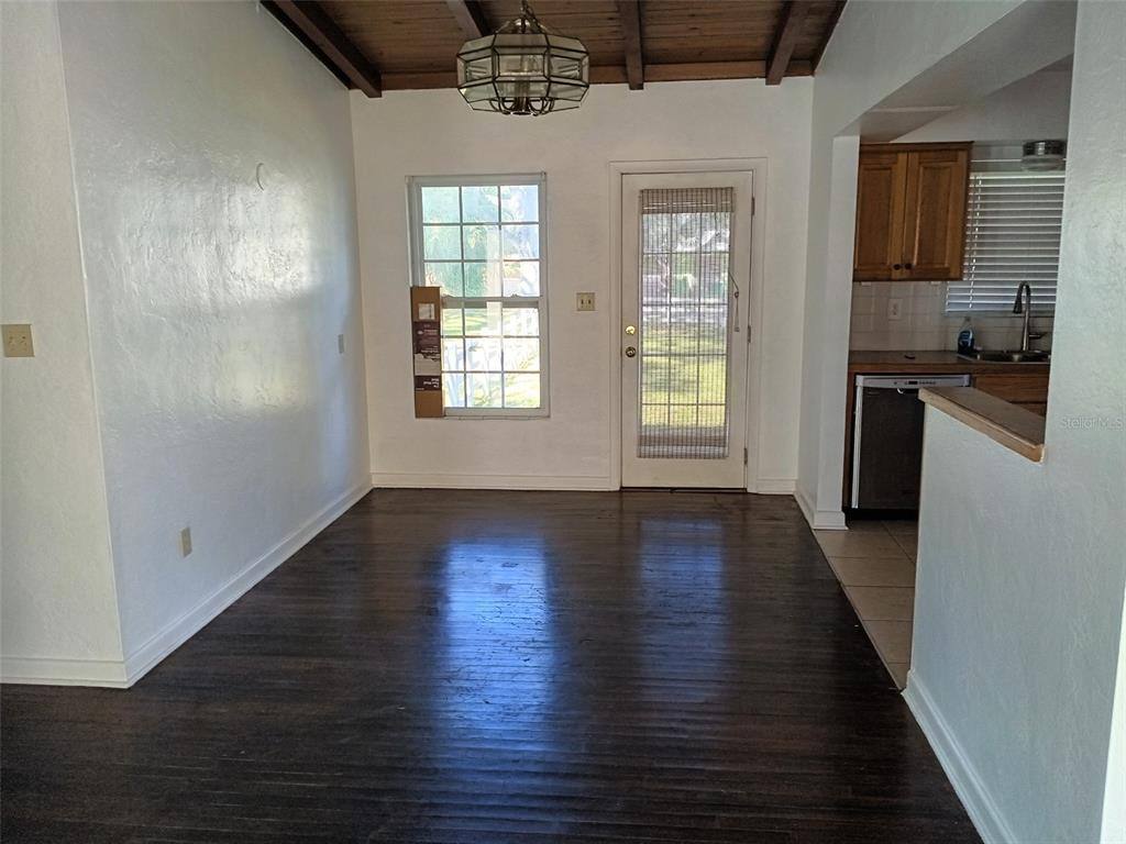 Apartment for rent at 10611 Dixon Dr, Seminole, FL 33772