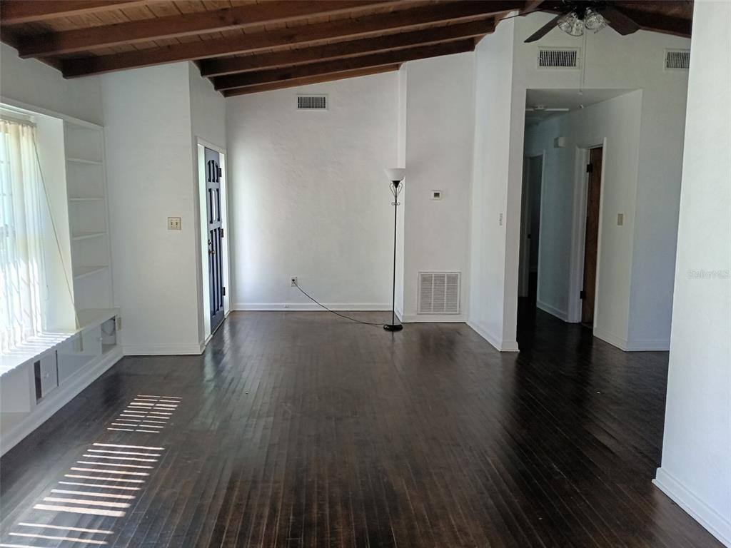 Apartment for rent at 10611 Dixon Dr, Seminole, FL 33772