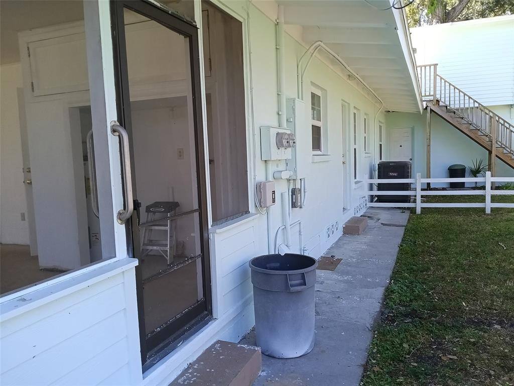 Apartment for rent at 10611 Dixon Dr, Seminole, FL 33772