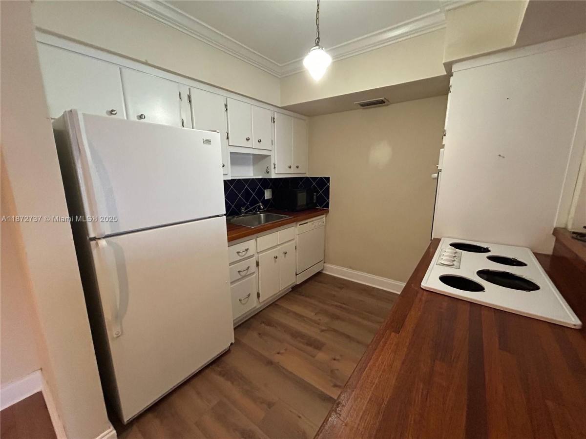 Apartment for rent at 11855 NE 19th Dr #47, Miami, FL 33181