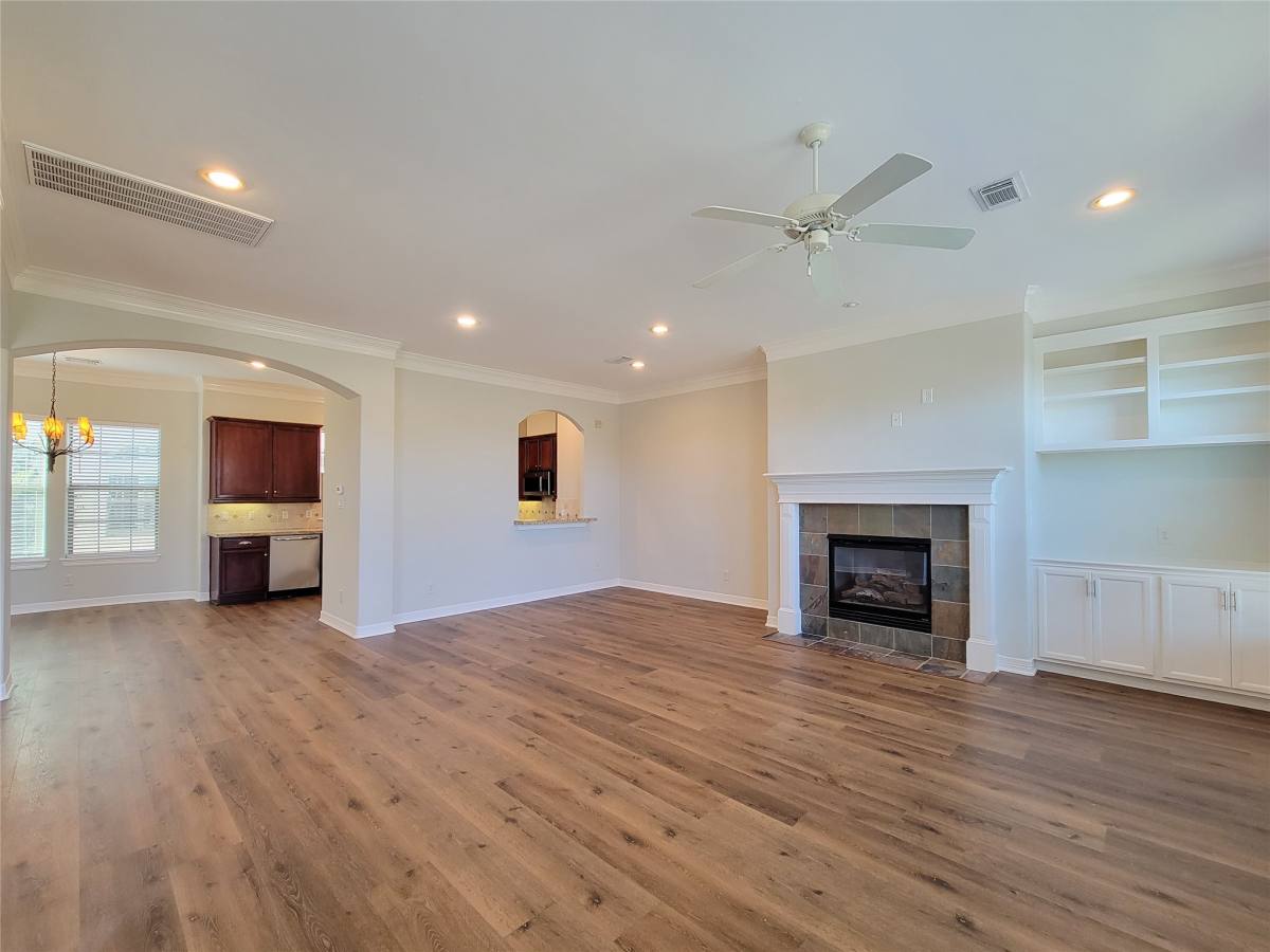 Townhouse for rent at 2416 La Branch St, Houston, TX 77004