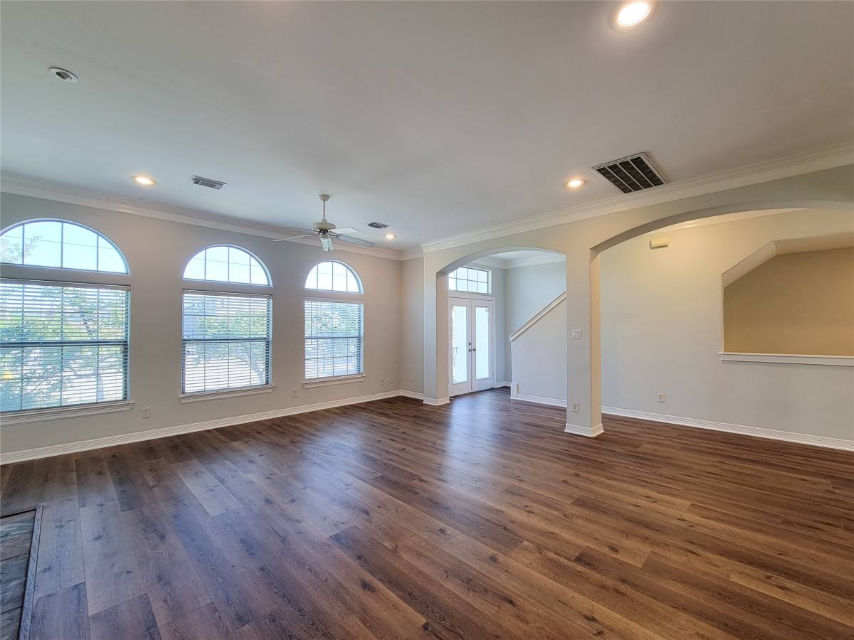 Townhouse for rent at 2416 La Branch St, Houston, TX 77004