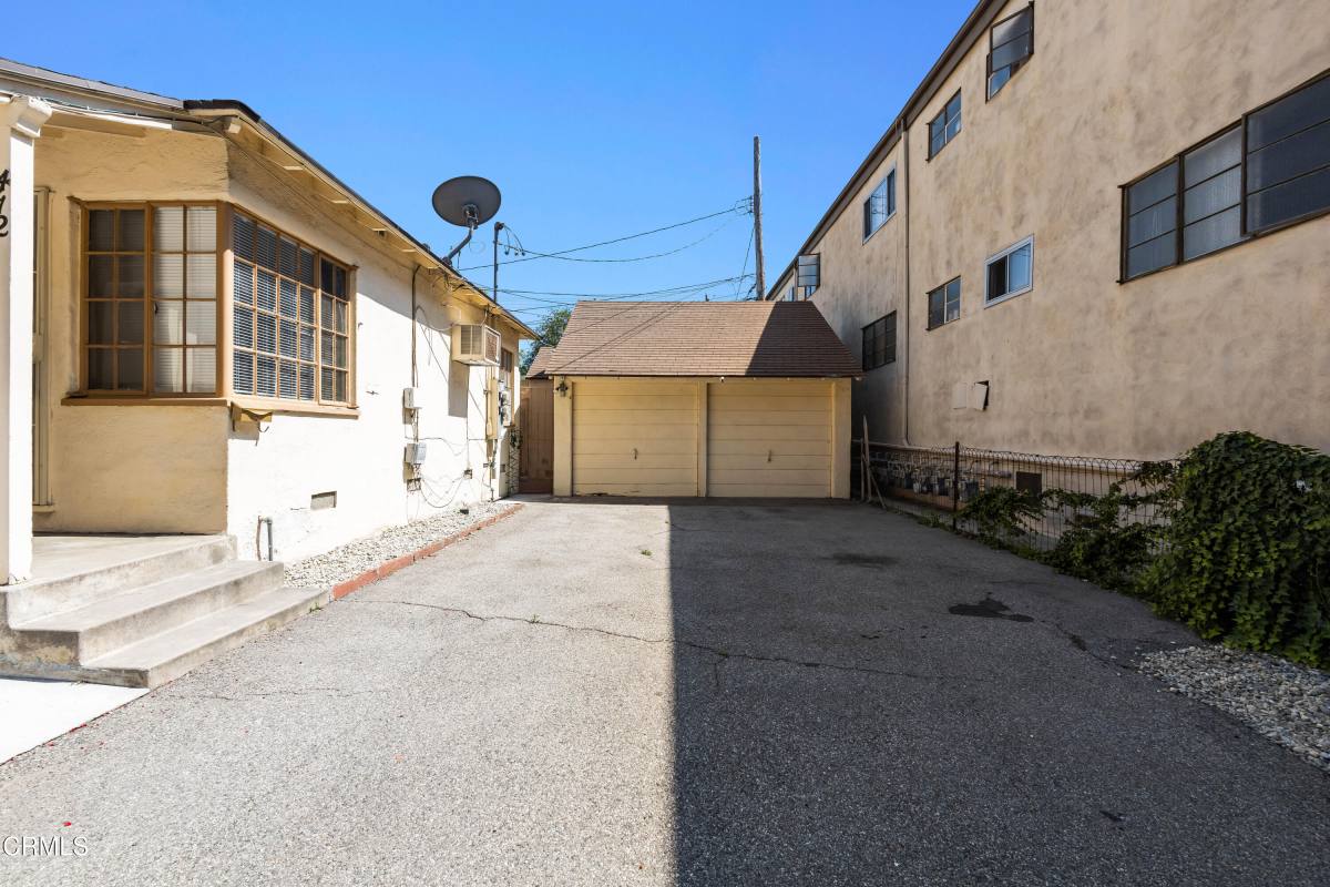 Apartment for rent at 412 Pioneer Dr #412, Glendale, CA 91203