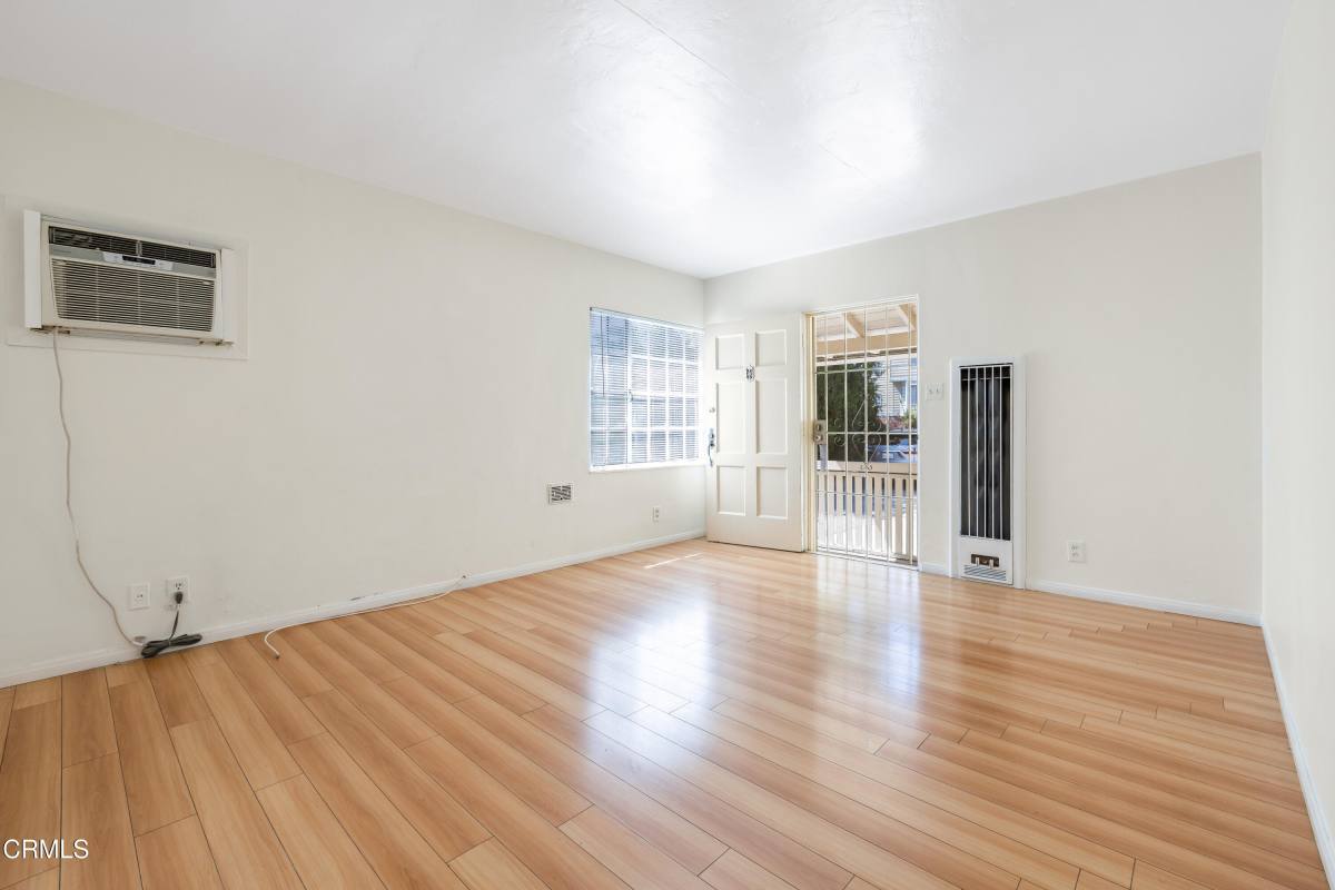 Apartment for rent at 412 Pioneer Dr #412, Glendale, CA 91203