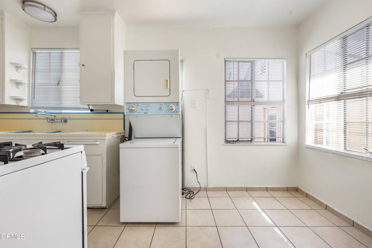 Apartment for rent at 412 Pioneer Dr #412, Glendale, CA 91203