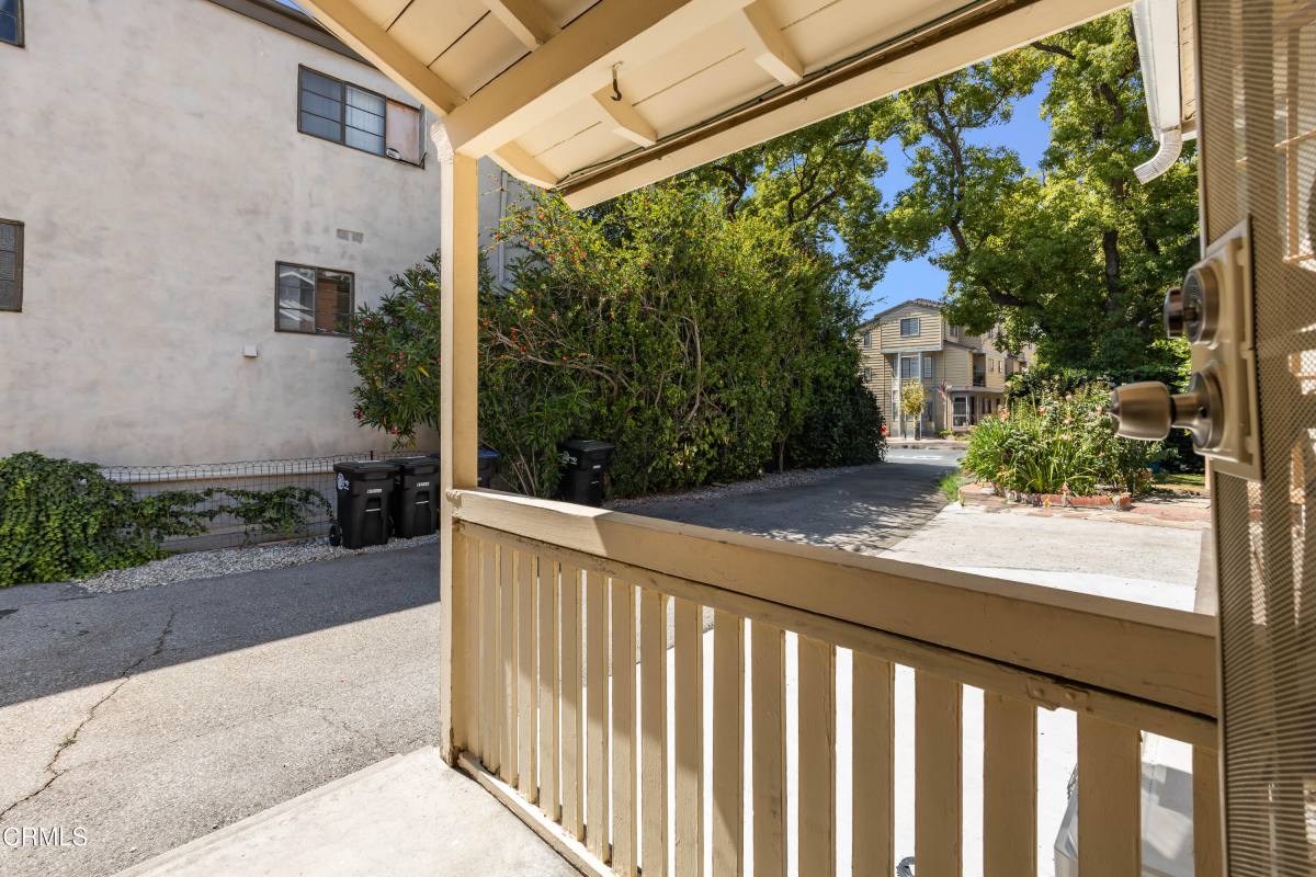 Apartment for rent at 412 Pioneer Dr #412, Glendale, CA 91203