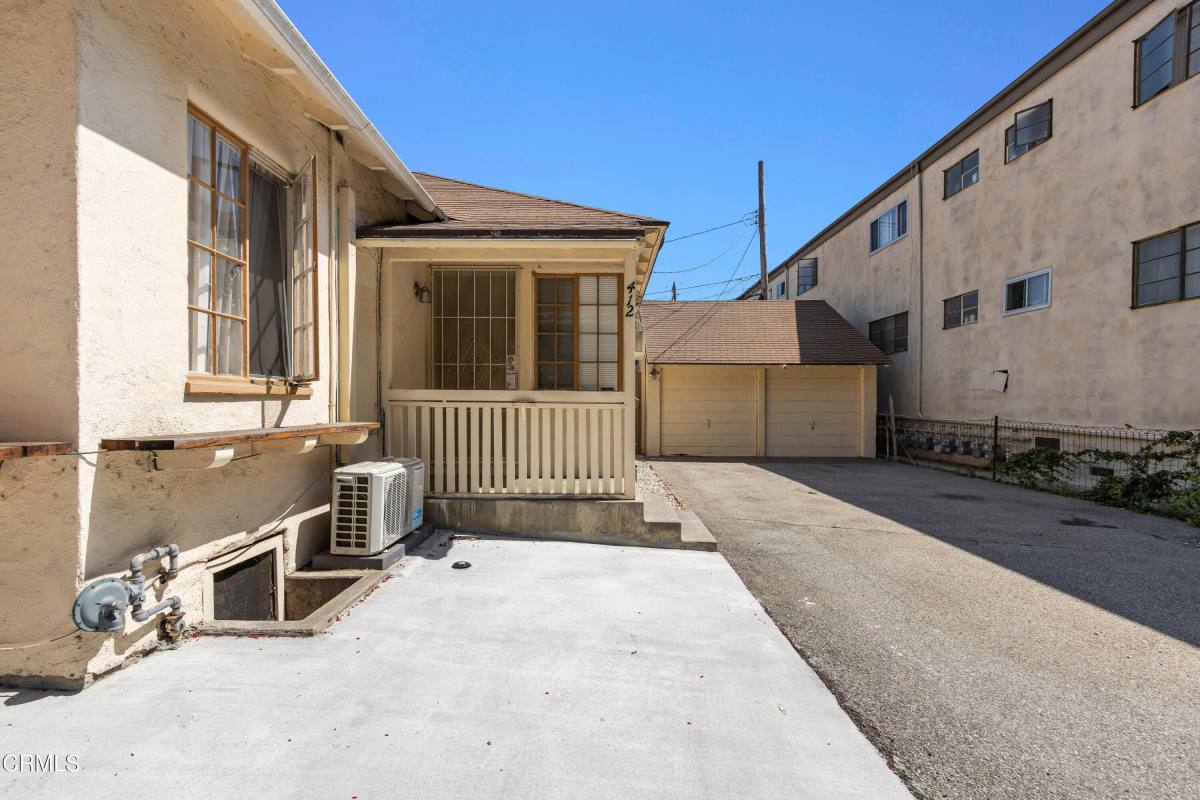 Apartment for rent at 412 Pioneer Dr #412, Glendale, CA 91203