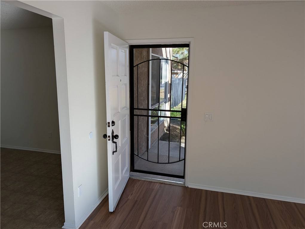 Apartment for rent at 2851 W Ave #J4, Lancaster, CA 93536