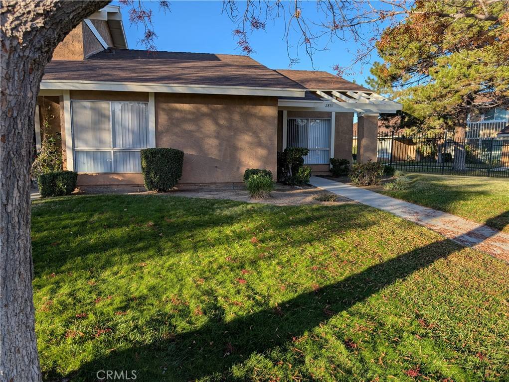 Apartment for rent at 2851 W Ave #J4, Lancaster, CA 93536