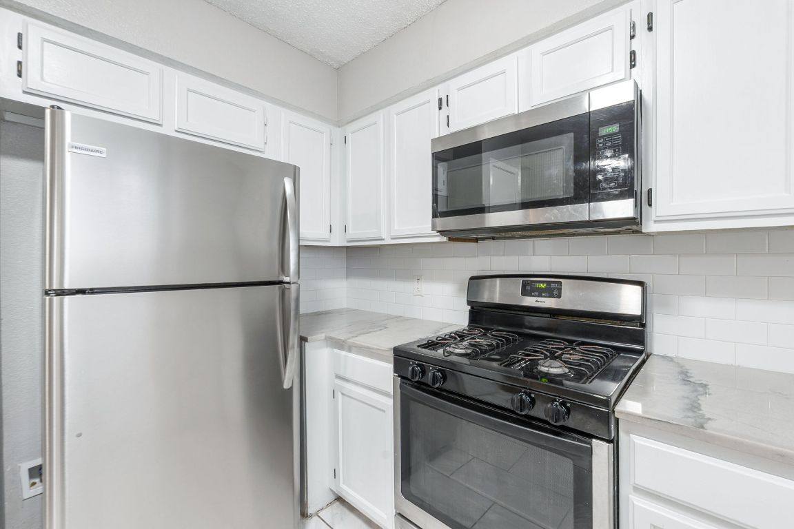 Apartment for rent at 4235 Iriona Bend, Austin, TX 78749