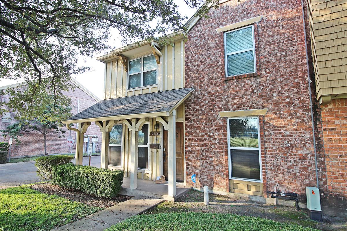 Apartment for rent at 10386 Hammerly Blvd #32, Houston, TX 77043