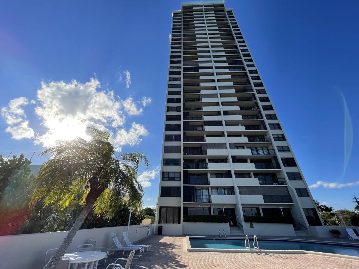 Condo for rent at 5600 N Flagler Dr #2209, West Palm Beach, FL 33407