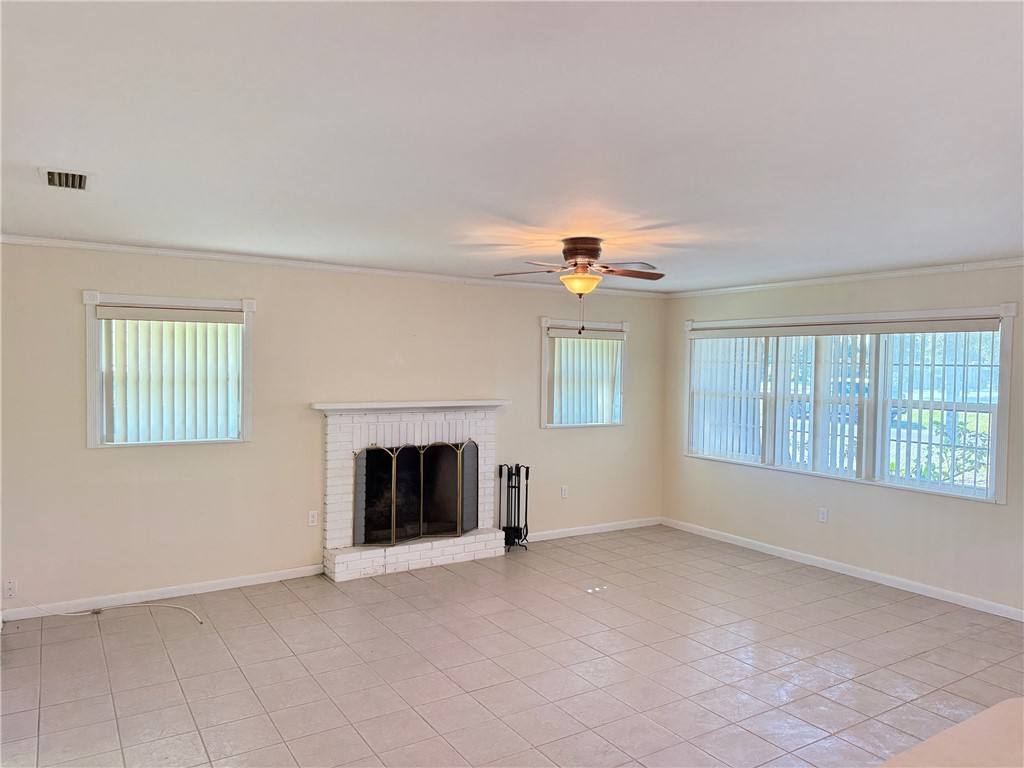 Apartment for rent at 1620 5th Ave, Vero Beach, FL 32960