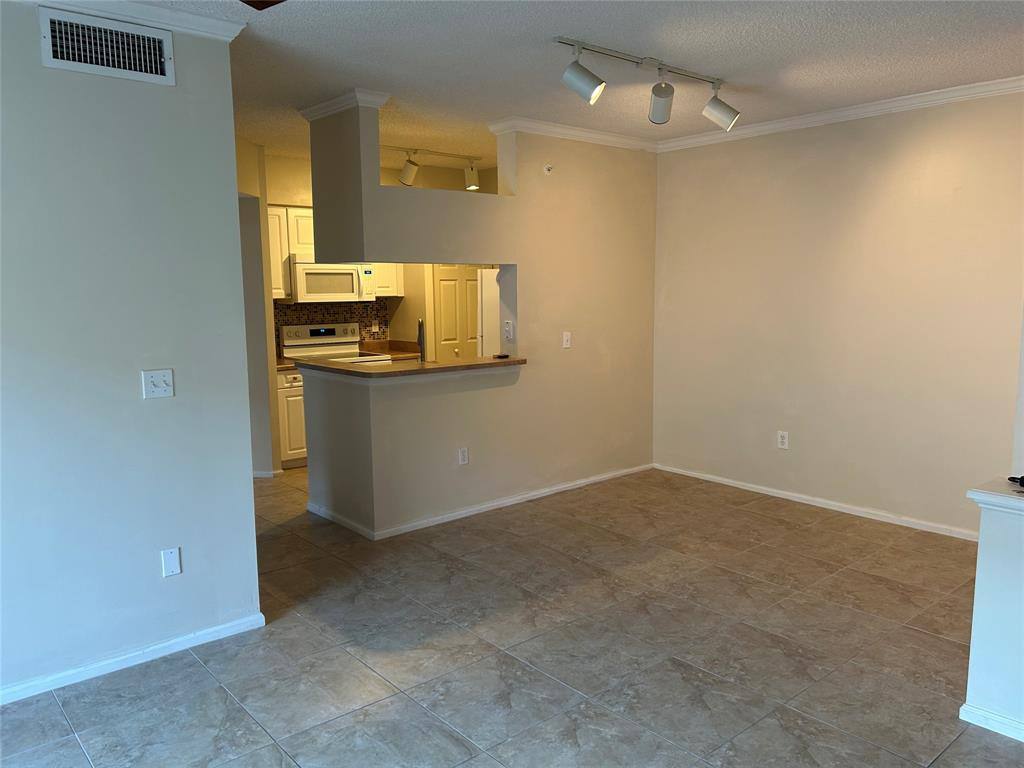 Apartment for rent at 17150 N Bay Rd #2519, North Miami Beach, FL 33160