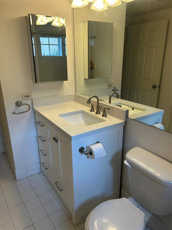 Apartment for rent at 17150 N Bay Rd #2519, North Miami Beach, FL 33160