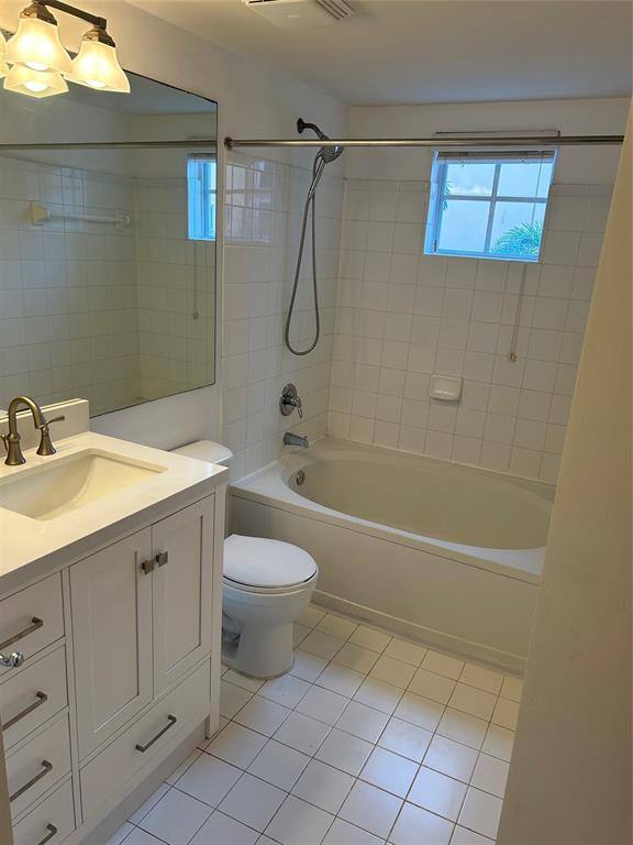 Apartment for rent at 17150 N Bay Rd #2519, North Miami Beach, FL 33160
