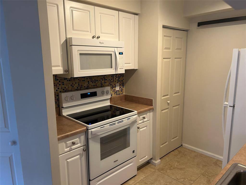 Apartment for rent at 17150 N Bay Rd #2519, North Miami Beach, FL 33160